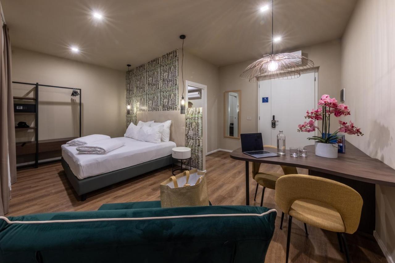 Hi Room Trient Exterior foto