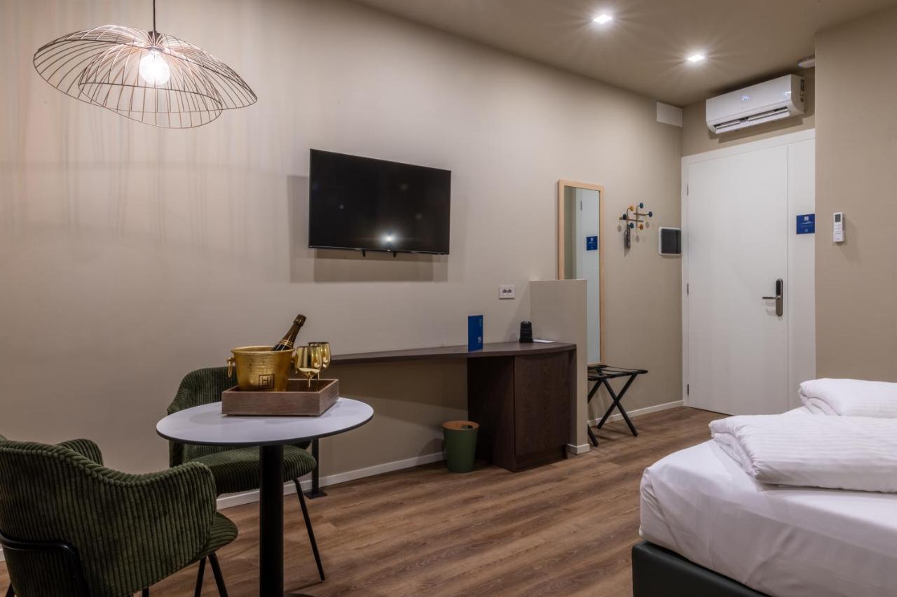 Hi Room Trient Exterior foto